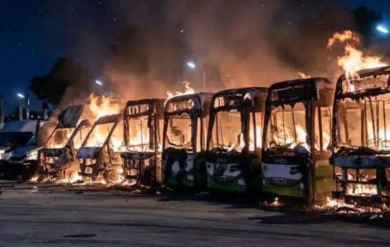 Côte d’Ivoire : 40 autobus de la SOTRA détruits dans un incendie