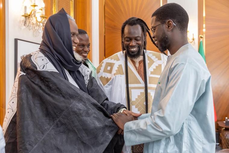 Diomaye Faye reçoit Cheikh Ndiguel Sène et salue le rôle des guides auprès des jeunes